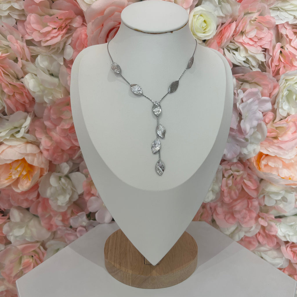 Collier leaf
